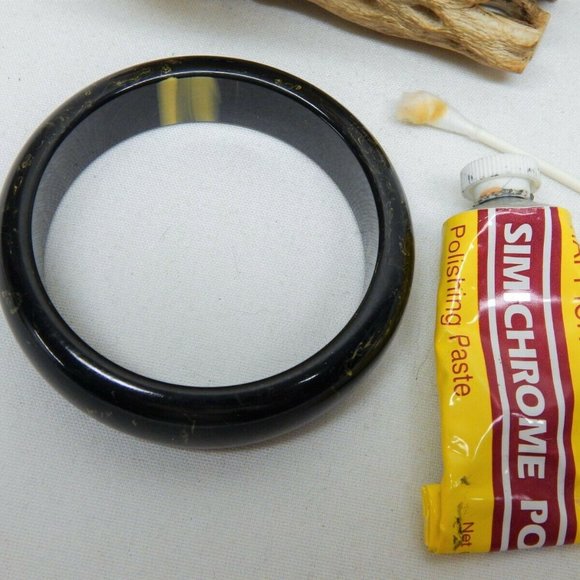 Rare Black and Yellow Marbled Bakelite Bangle - Picture 7 of 7